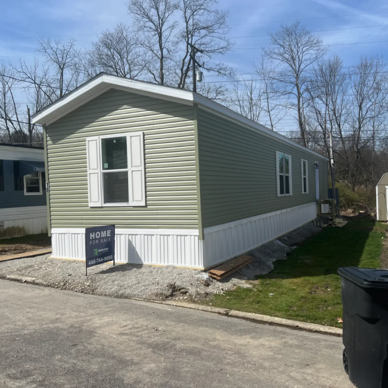 New 2024 Manufactured Home – 2/2 Lot 18