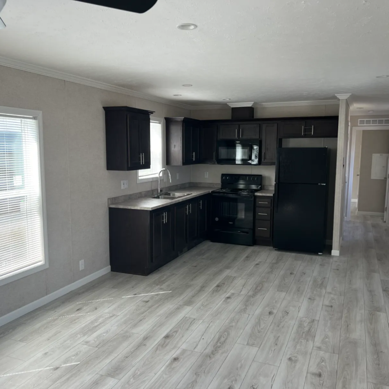 New 2024 Manufactured Home – 2/2 Lot 18