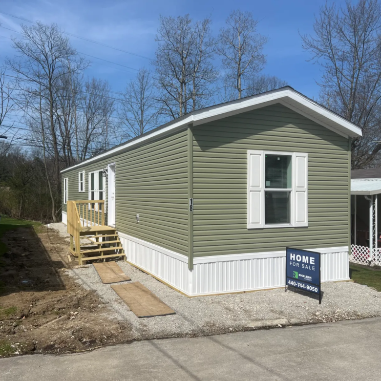 New 2024 Manufactured Home – 2/2 Lot 18