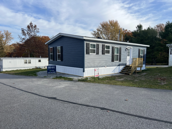 New Manufactured Home – 2/1 Lot 32