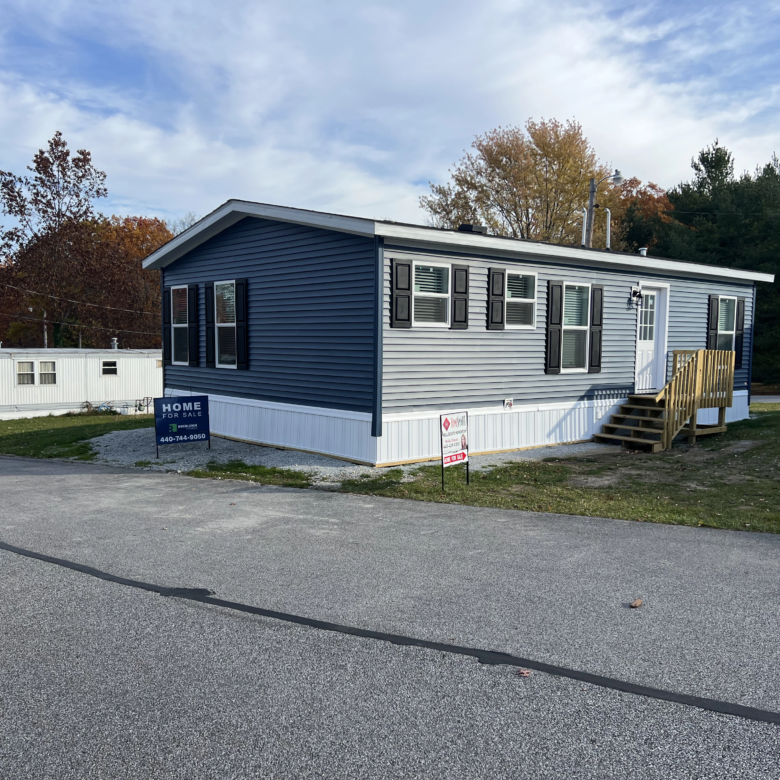 New Manufactured Home – 2/1 Lot 32