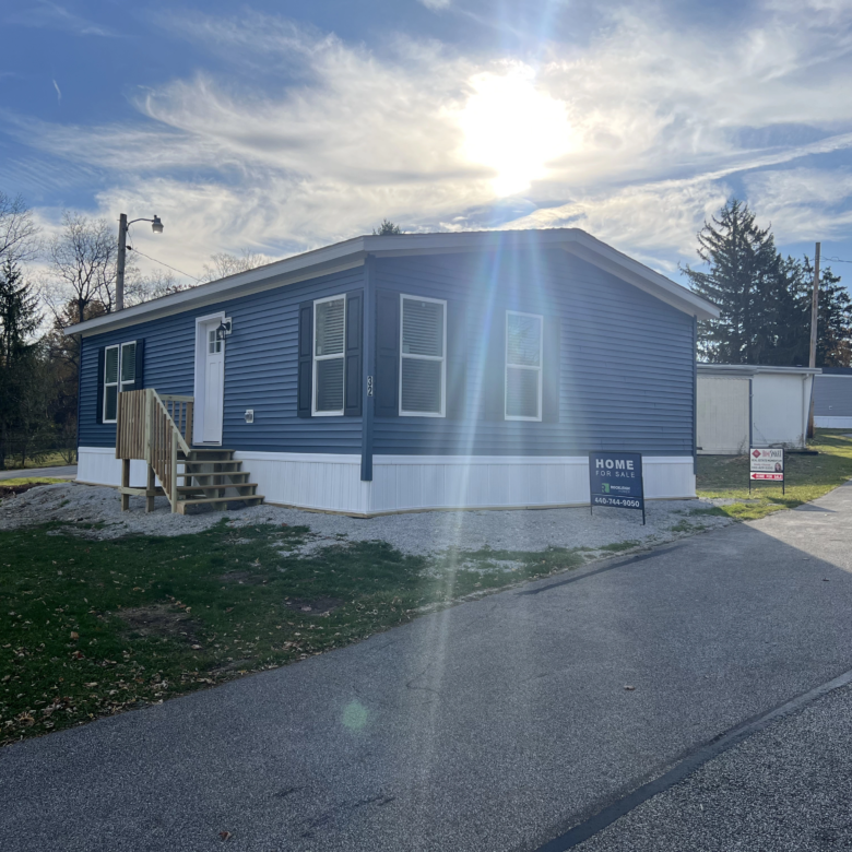 New Manufactured Home – 2/1 Lot 32