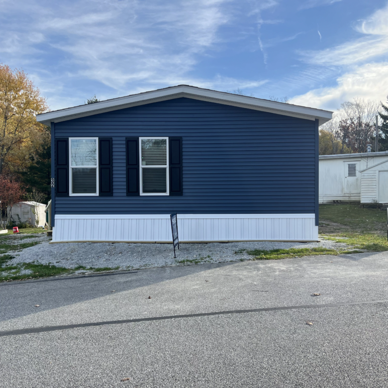 New Manufactured Home – 2/1 Lot 32