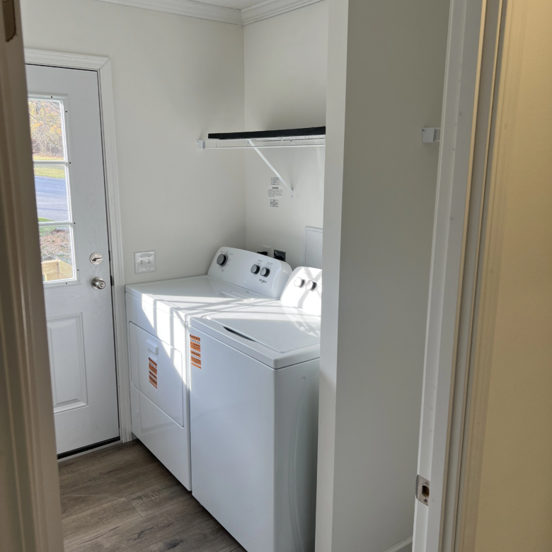 New Manufactured Home – 2/1 Lot 32