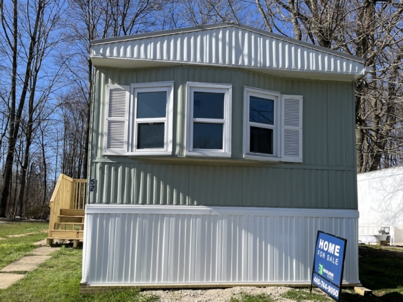 New Manufactured Home – 2/2 Lot 52