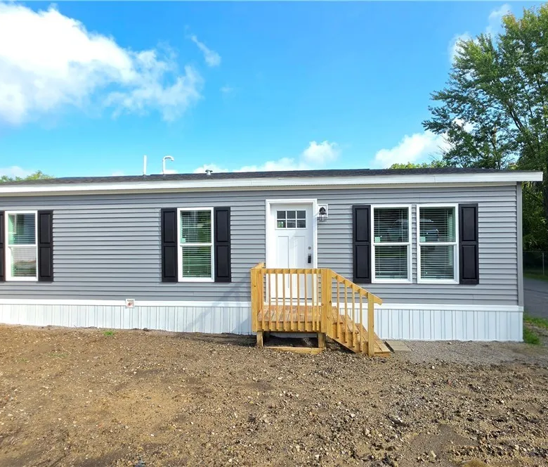 New Manufactured Home – 3/2 Lot 46