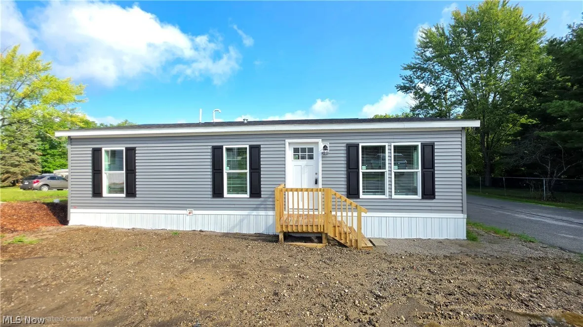 New Manufactured Home – 3/2 Lot 46
